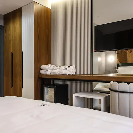 Garden Boutique تيرانا