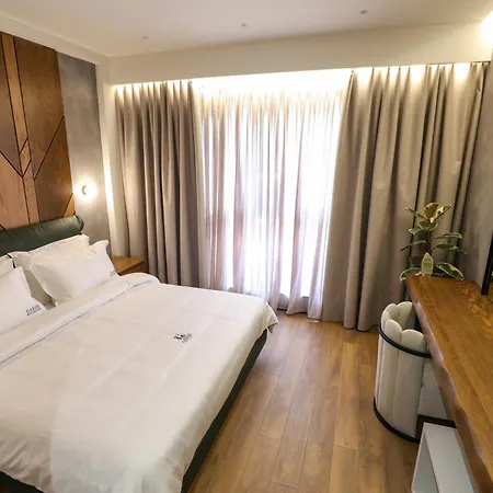 Garden Boutique فندق تيرانا