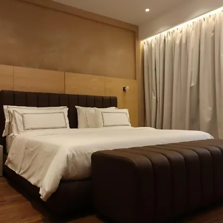 Garden Boutique 4* 地拉那